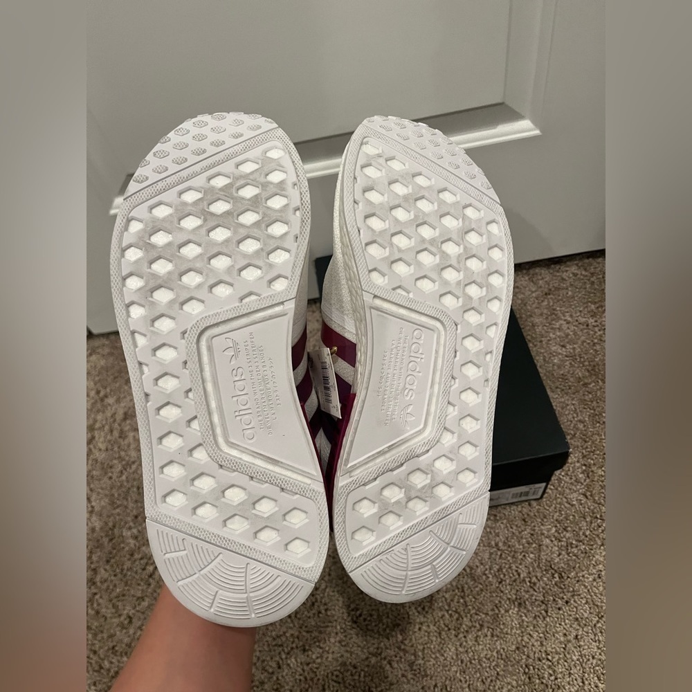 Adidas NMD R1 Her Studio White Floral Sneakers FX8110, Women's Size 9.5 - Picture 4 of 5